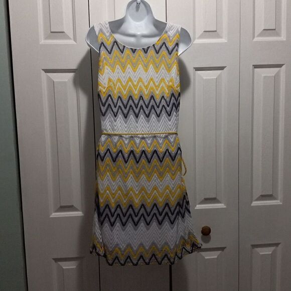 Tamera Sleeveless Dress - Picture 4 of 5